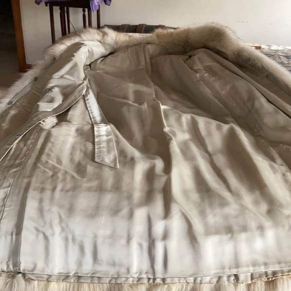 Silver Fox Coat - Picture 8 of 16